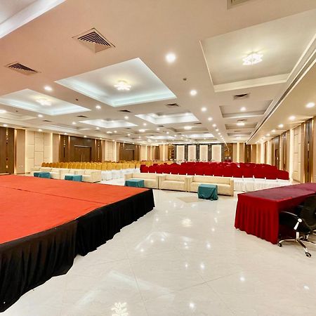 The Elite Lucknow Convention Hotel エクステリア 写真