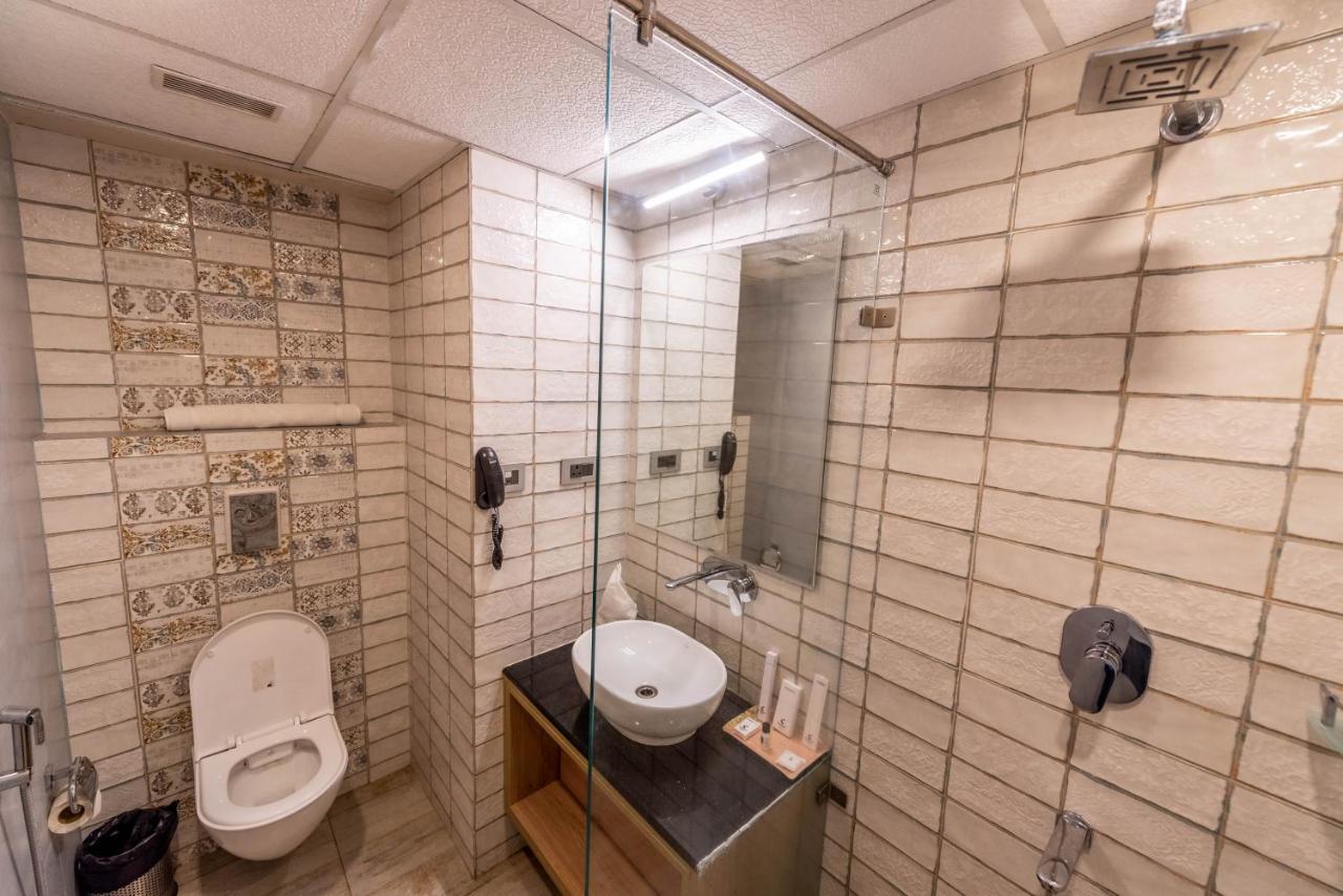 The Elite Lucknow Convention Hotel エクステリア 写真
