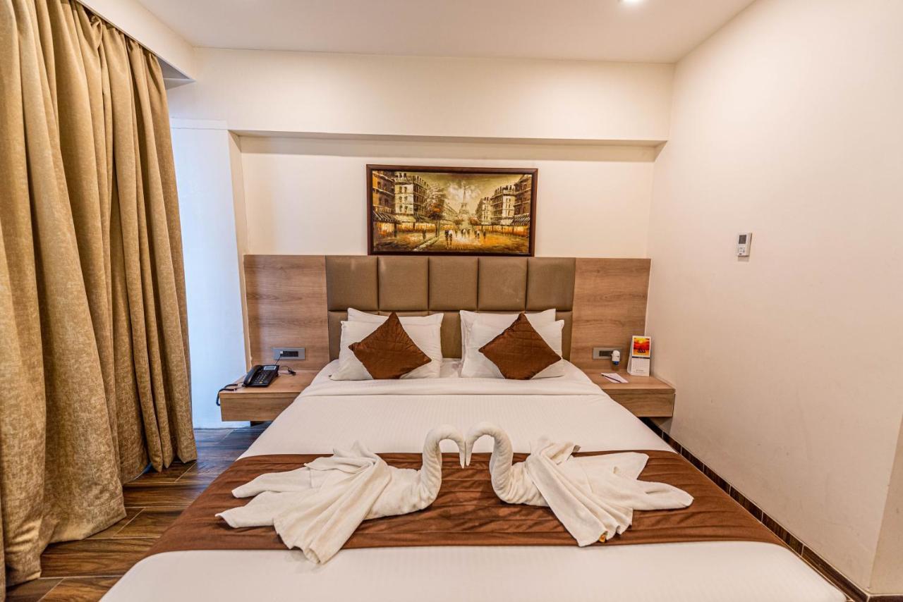 The Elite Lucknow Convention Hotel エクステリア 写真