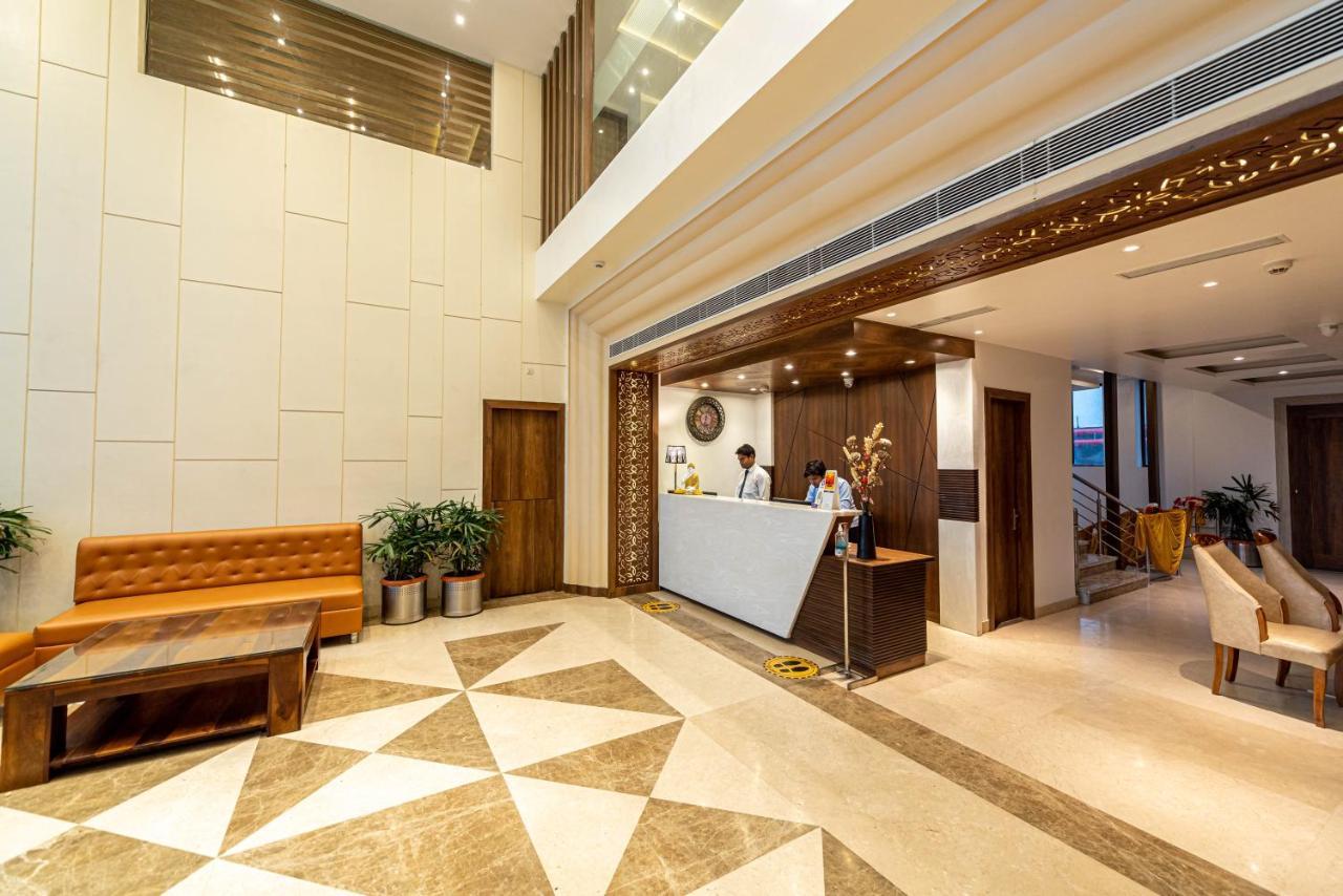 The Elite Lucknow Convention Hotel エクステリア 写真