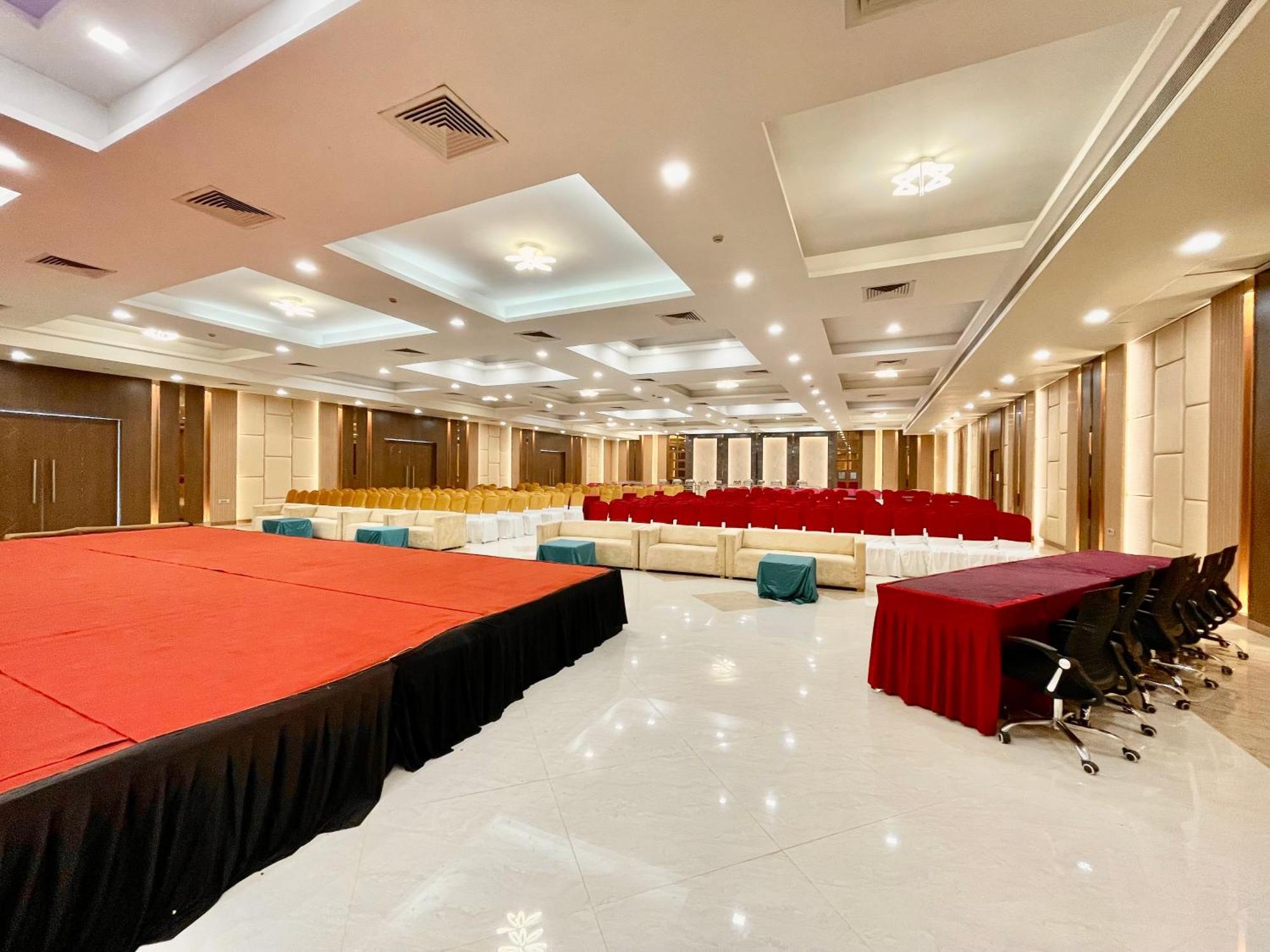 The Elite Lucknow Convention Hotel エクステリア 写真