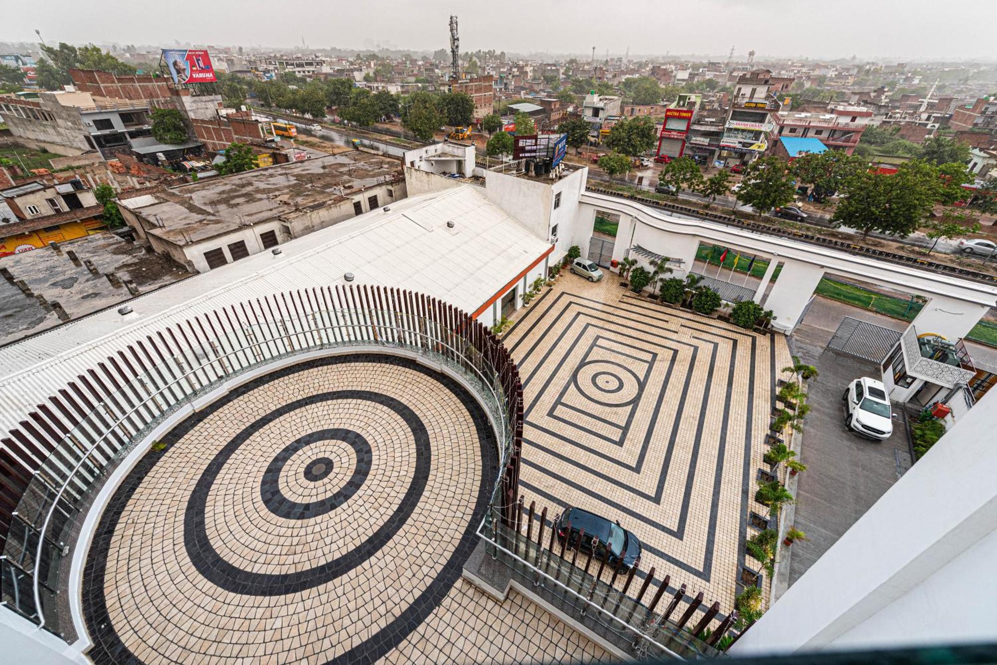 The Elite Lucknow Convention Hotel エクステリア 写真