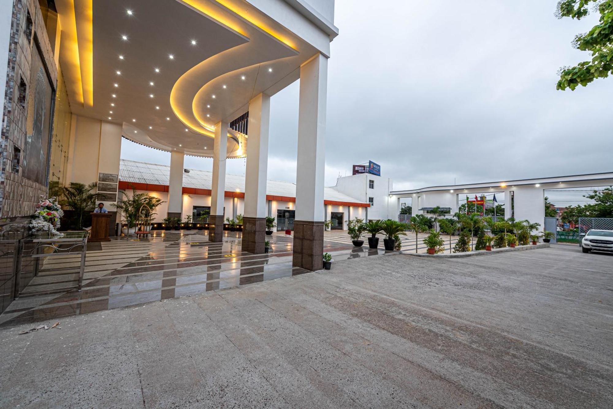 The Elite Lucknow Convention Hotel エクステリア 写真